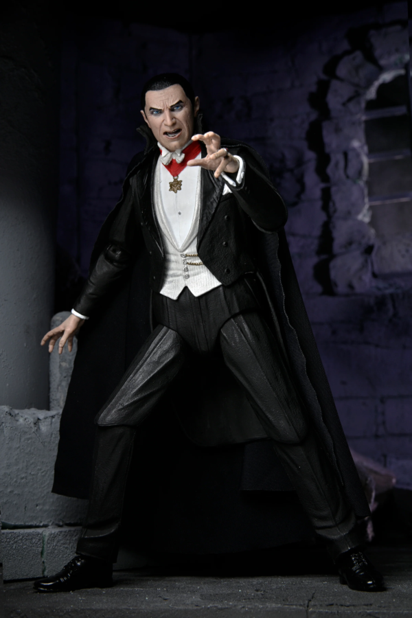 UNIVERSAL MONSTERS - 7 IN SCALE ACTION FIGURE - ULTIMATE DRACULA (TRANSYLVANIA) NECA